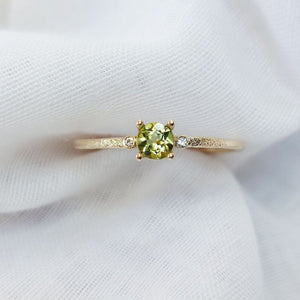 Bague Péridot.jpg__PID:0642ecbc-44c2-4d78-ab2a-082afed9769b