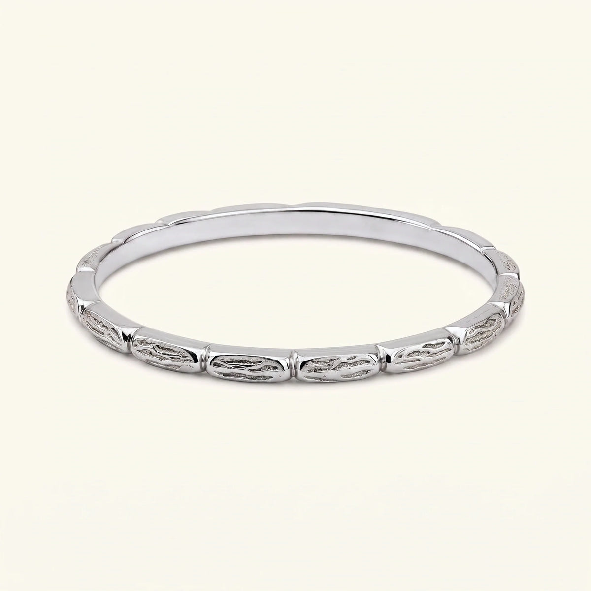 Sobek crocodile scale wedding band in 18K white gold, fine 1.5 mm ring