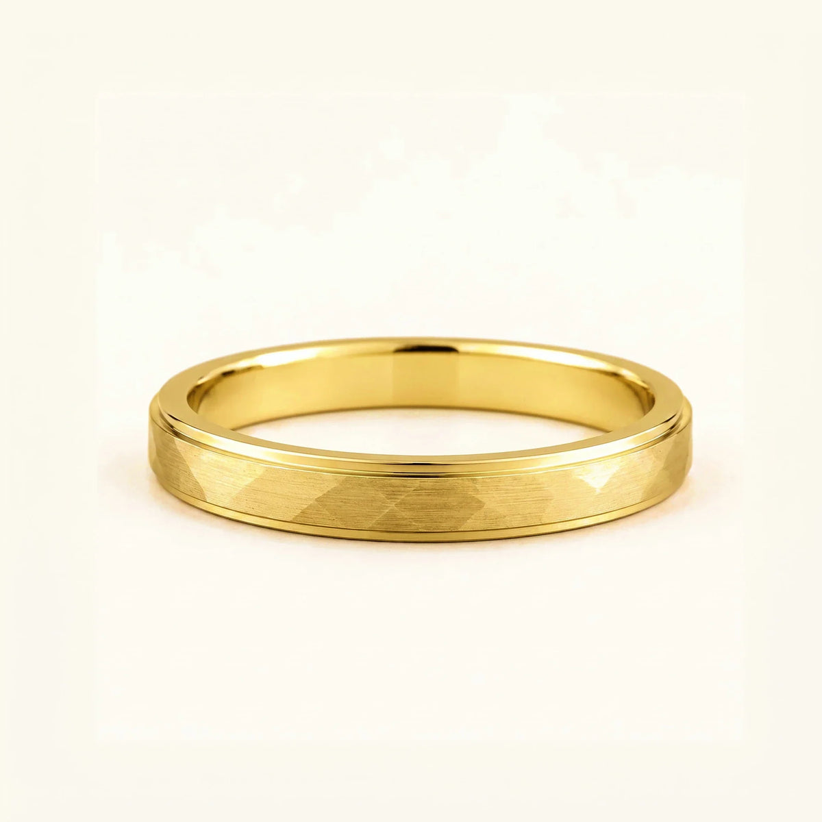 Men's hammered 4mm 18K yellow gold wedding band Akmon