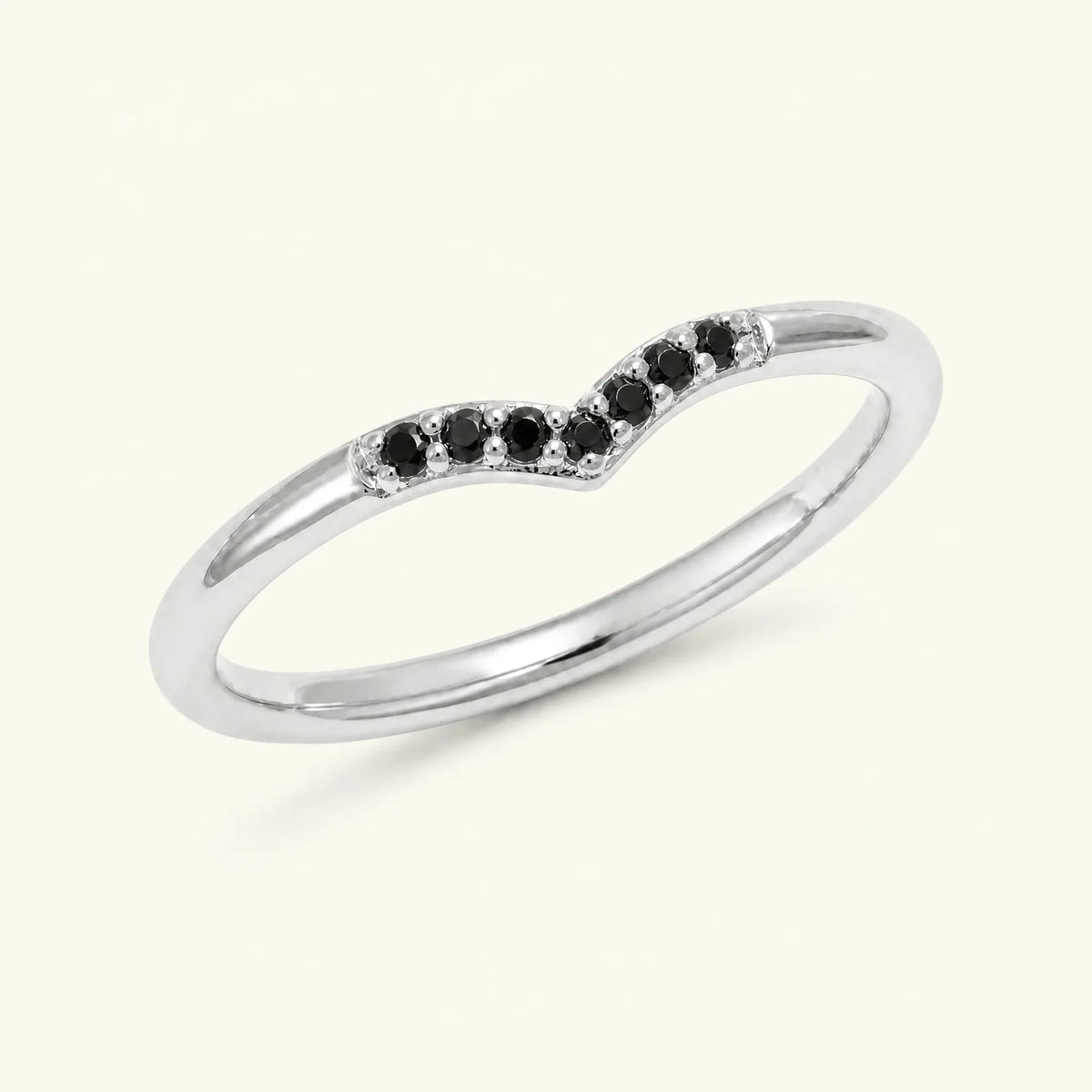 Chevron ring pavé with black diamonds in white gold