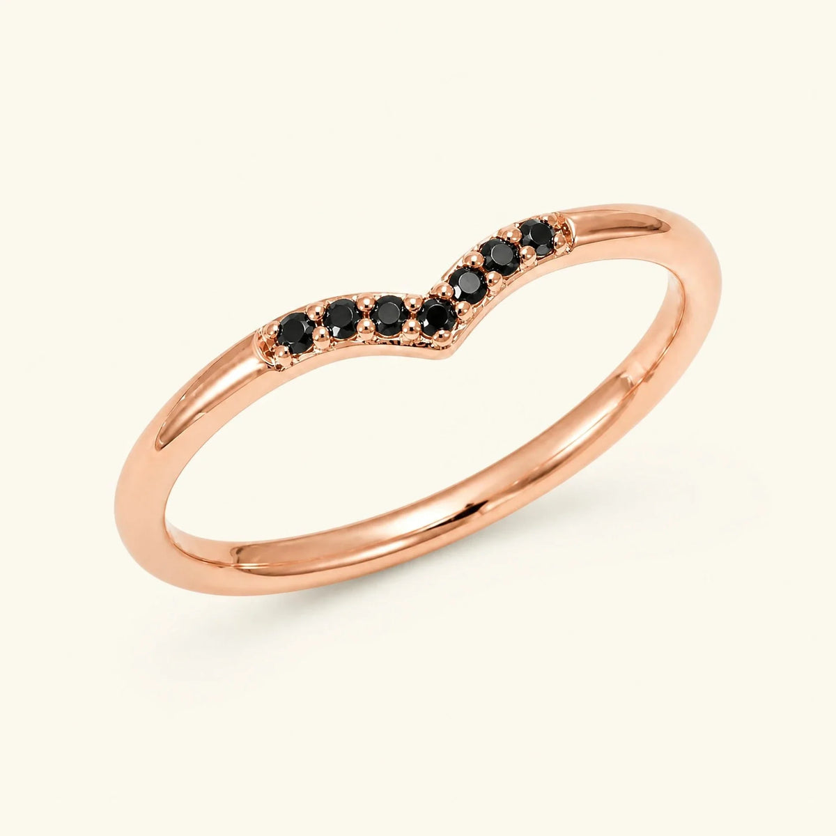Chevron ring pavé with black diamonds in rose gold