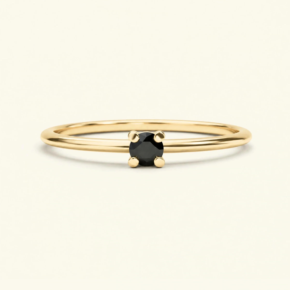 Yellow gold 18K solitaire black diamond ring