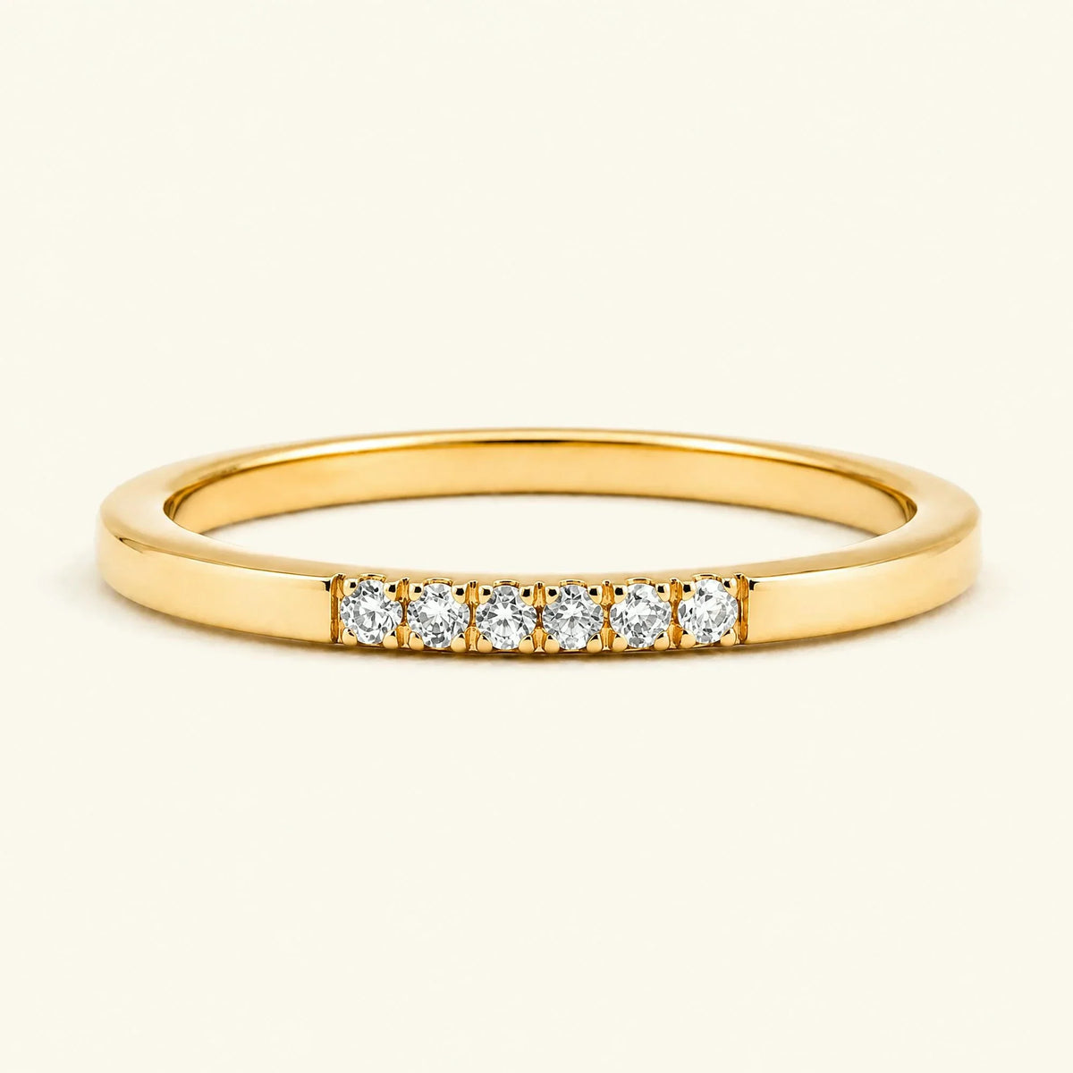 Fine ring pavé set with white diamonds in yellow gold