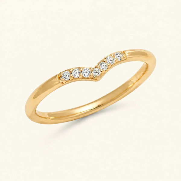 Chevron ring pavé with white diamonds in yellow gold