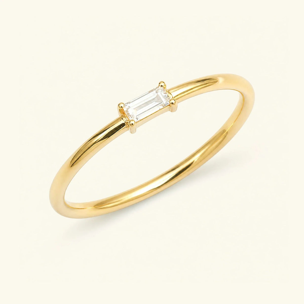 Shanti solitaire engagement ring diamond baguette — 18K yellow gold — side view