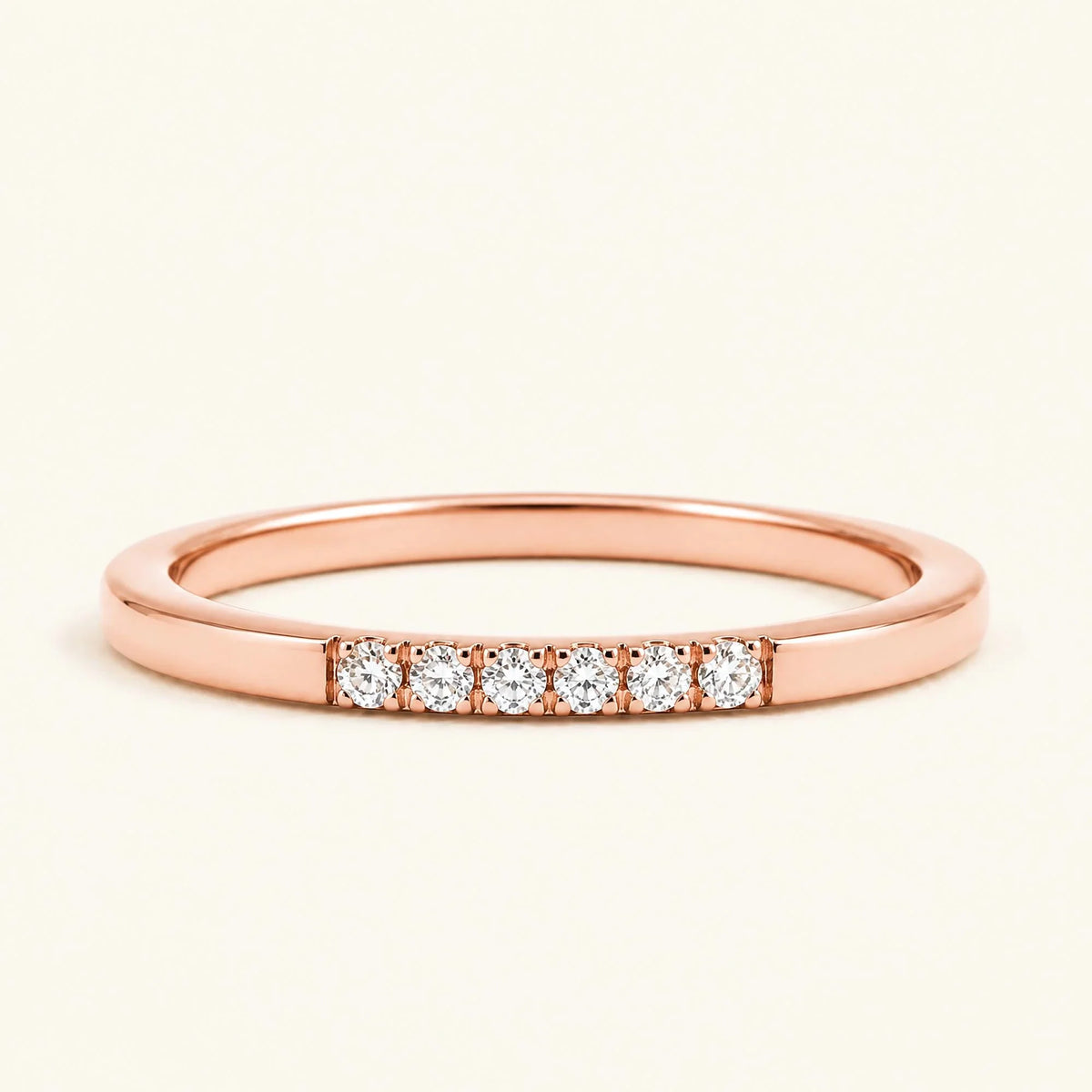 Fine ring pavé set with white diamonds in rose gold