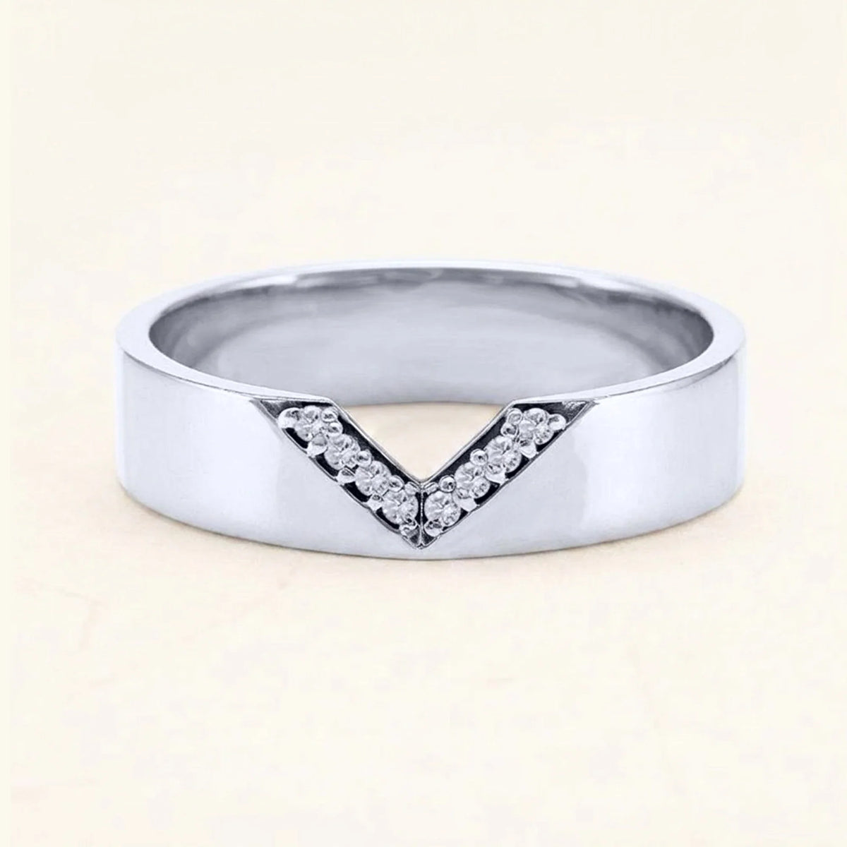 V-shaped pavé white diamond ring for men in white gold