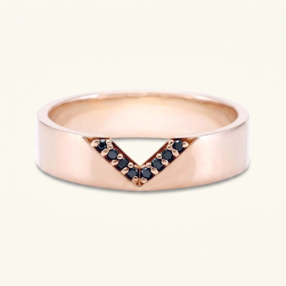 V-shaped ring pavé black diamonds men's rose gold