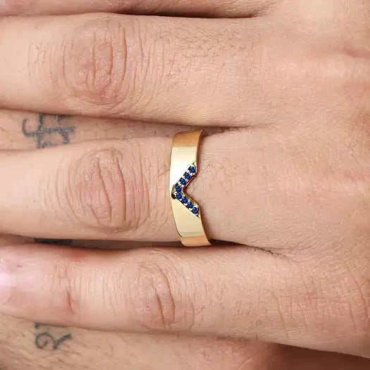 Rudra men's sapphire ring in 18-karat gold