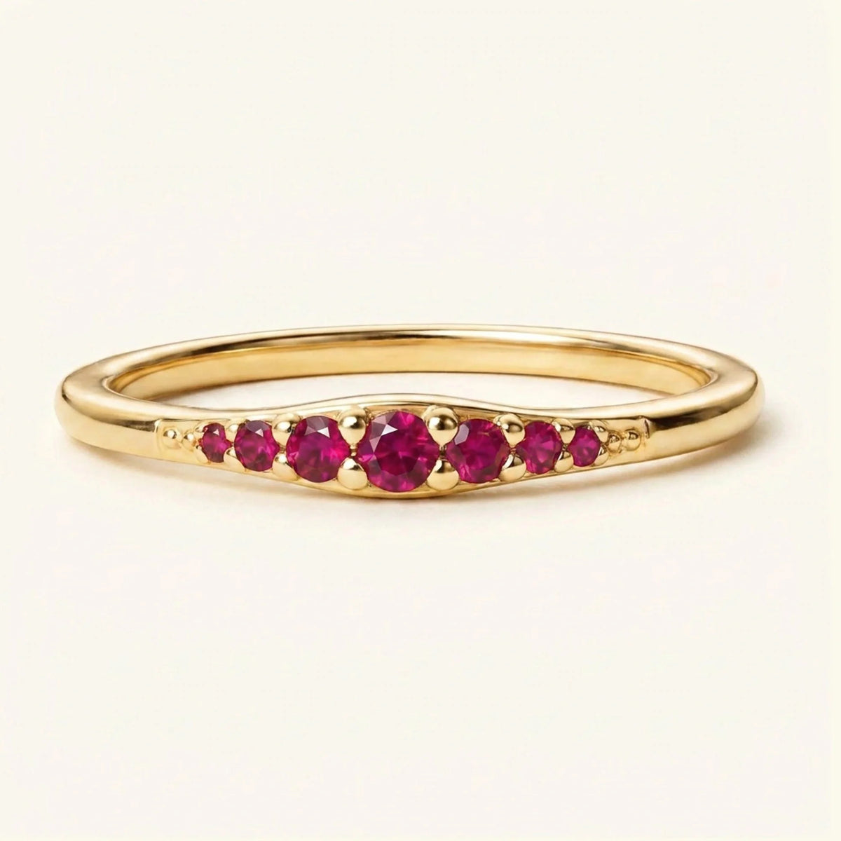 Bague alliance dégradée de rubis en or jaune