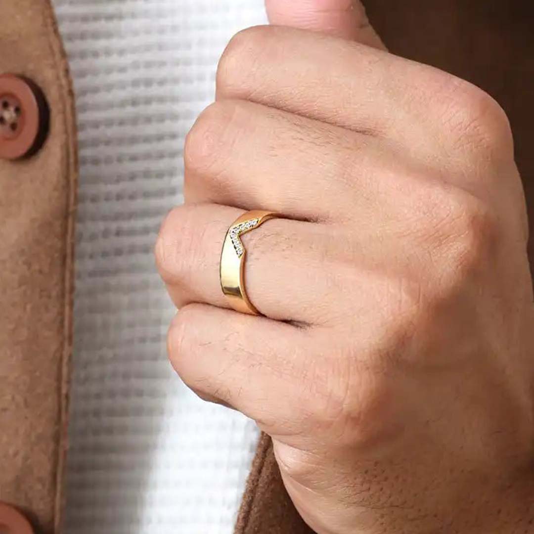 Rudra ring in 18-carat yellow gold and diamond for men