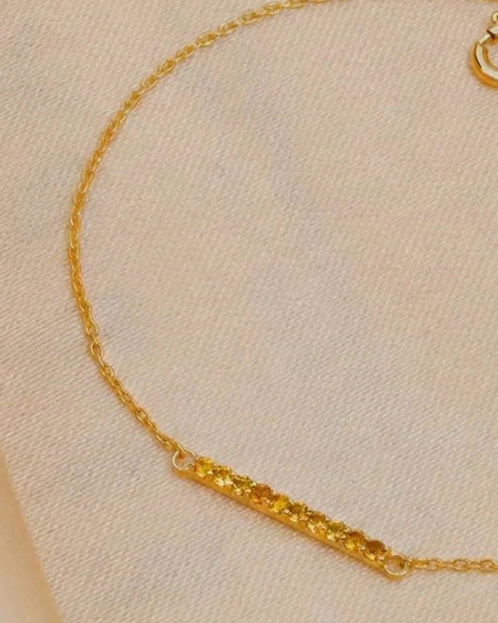 Mayuri citrine jewel in 18K gold, ideal as a festive season gift