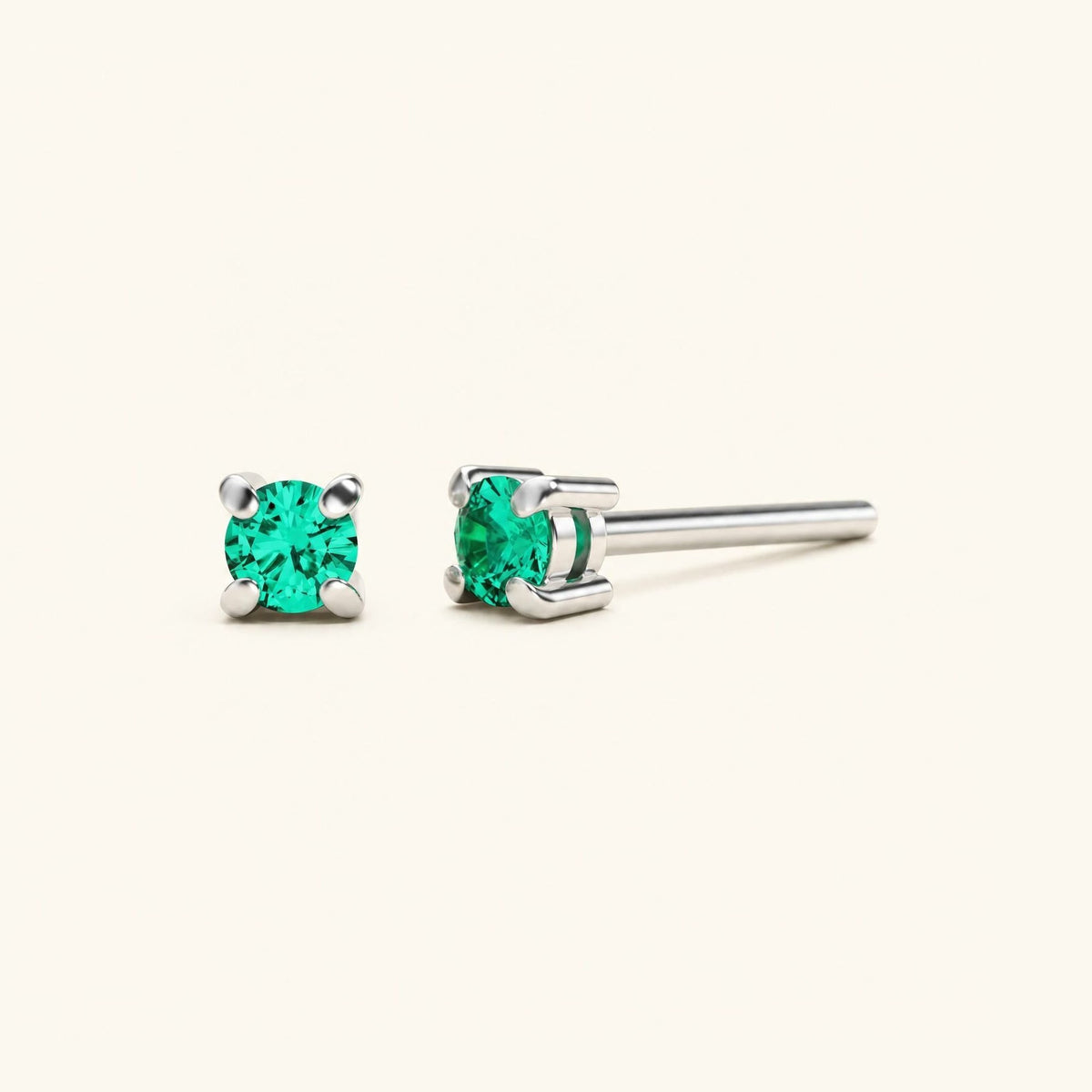 Saral Emerald earrings - white gold